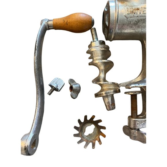 Vintage Universal No. 2 Landers Frary & Clark  Food and Meat Chopper with Box - Picture 4 of 7